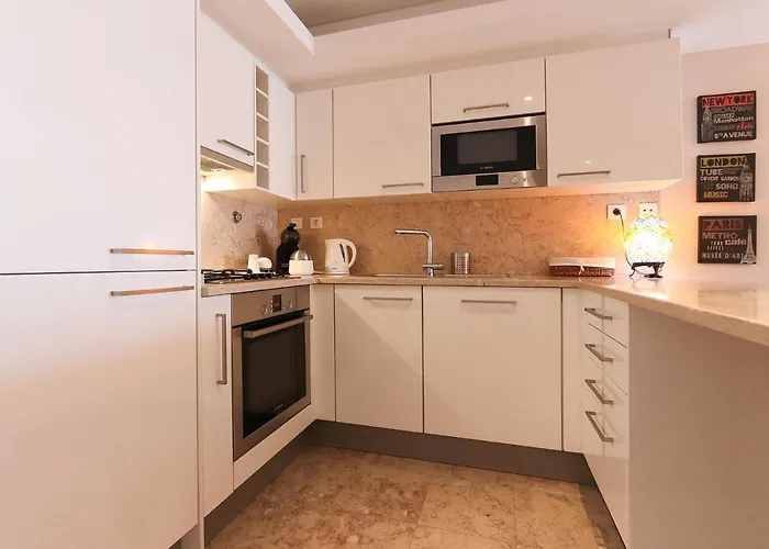 Apartment Downtown Chiado By Homing *